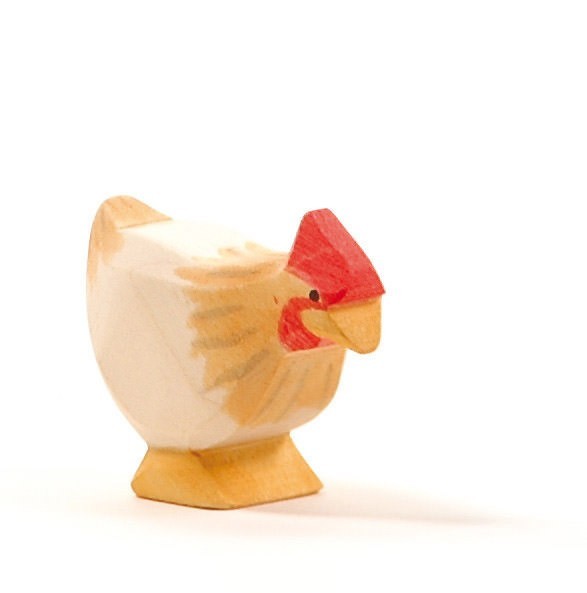 Ostheimer Figur Huhn ocker stehend Spielzeug