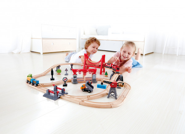 Hape Eisenbahn-Set "Verkehrsreiche Stadt"